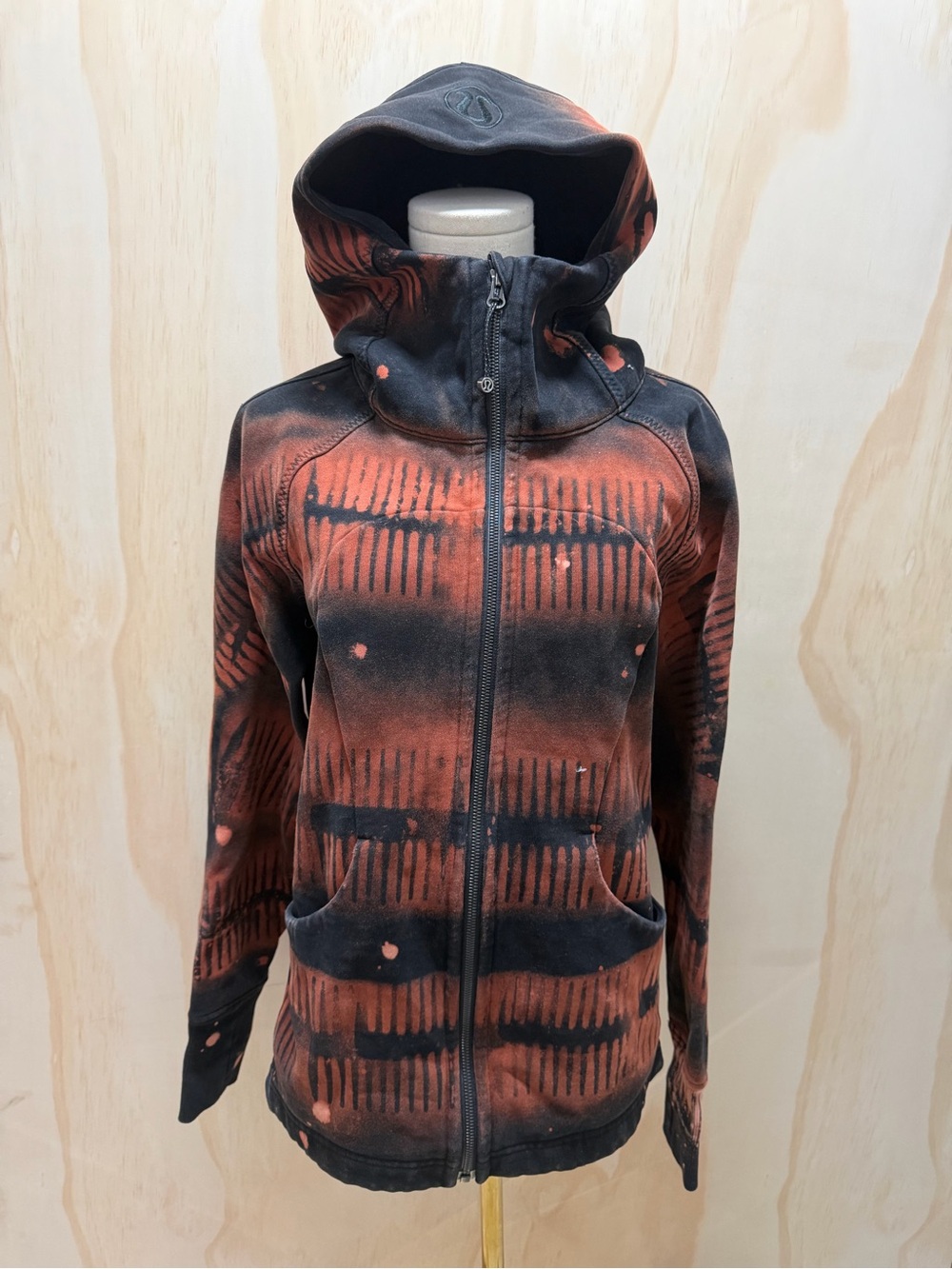 LULULEMON Tie dyed Zip Up Hoodie Jacket with Pleated Back. Size 12